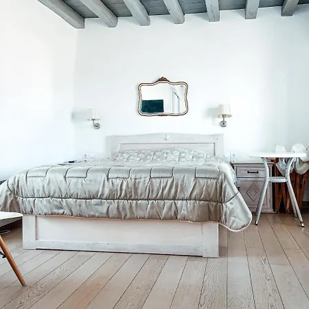Mykonian Spirit Downtown Townhouse *