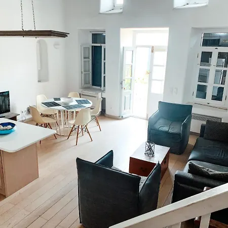 Mykonian Spirit Downtown Townhouse Apartment *