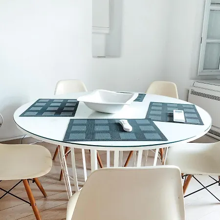 Mykonian Spirit Downtown Townhouse 公寓